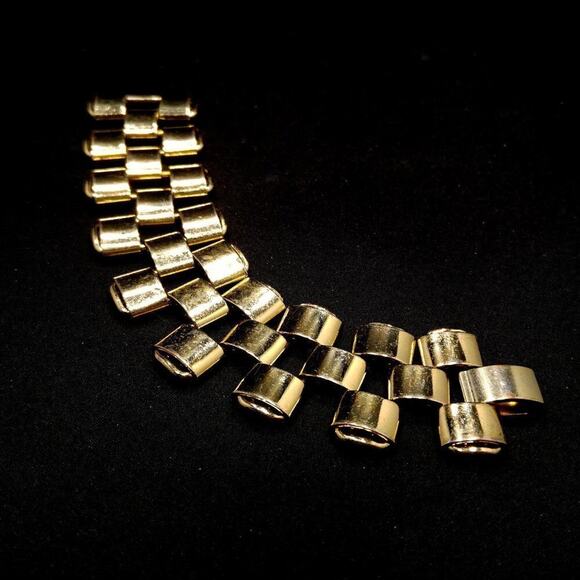 Vintage Interlocking Gold Plated Bracelet, Book Chain Style, 1950s, 6 1/2 Inches - Picture 2 of 9